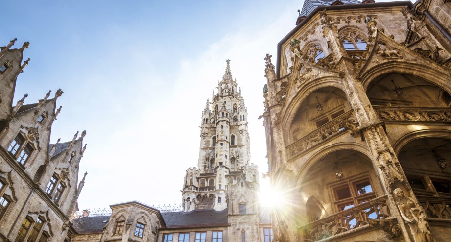 Das Rathaus von München - BAHNHIT.DE, © getty, Foto: Nikada